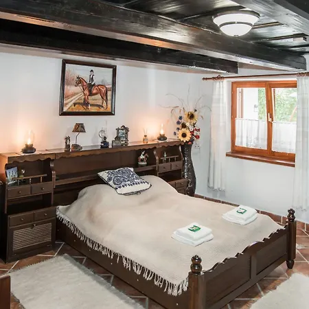 Holiday home Authentic With Large Garden