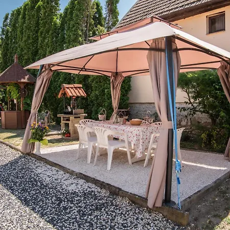 Сasa de vacaciones Authentic With Large Garden *