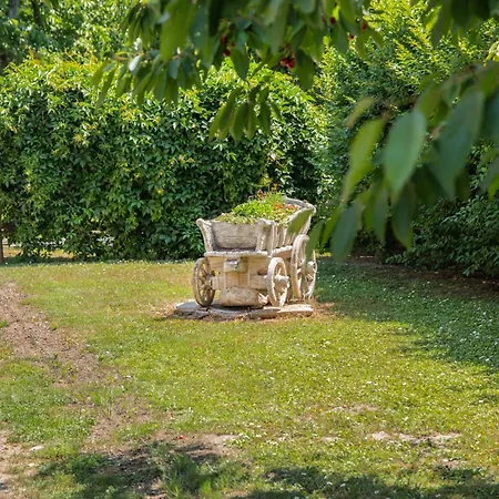 Сasa de vacaciones Authentic With Large Garden