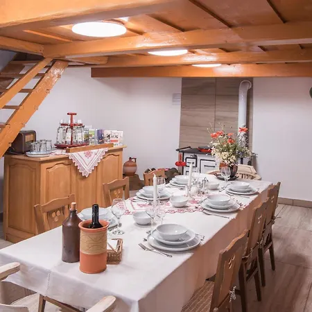 Сasa de vacaciones Authentic With Large Garden *