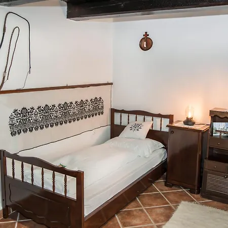 Authentic With Large Garden Casa de Férias Celldömölk