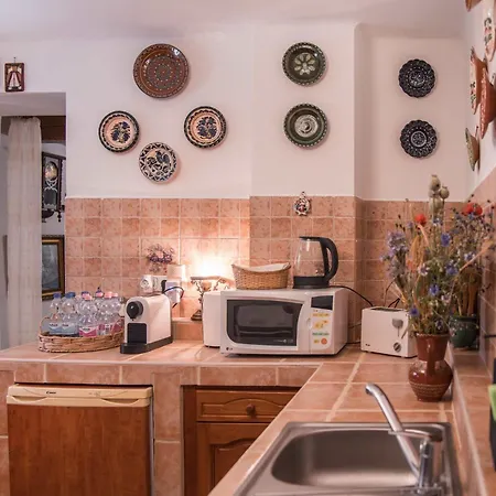 Сasa de vacaciones Authentic With Large Garden *