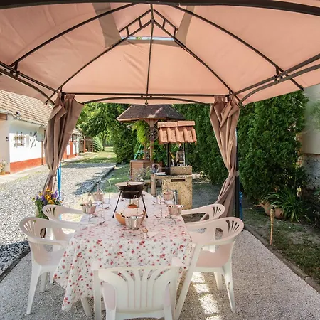 Holiday home Authentic With Large Garden